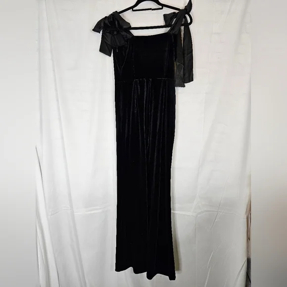 ENDLESS Rose Velvet Satin Sweetheart Jumpsuit in Size Small black NWT - Picture 8 of 9
